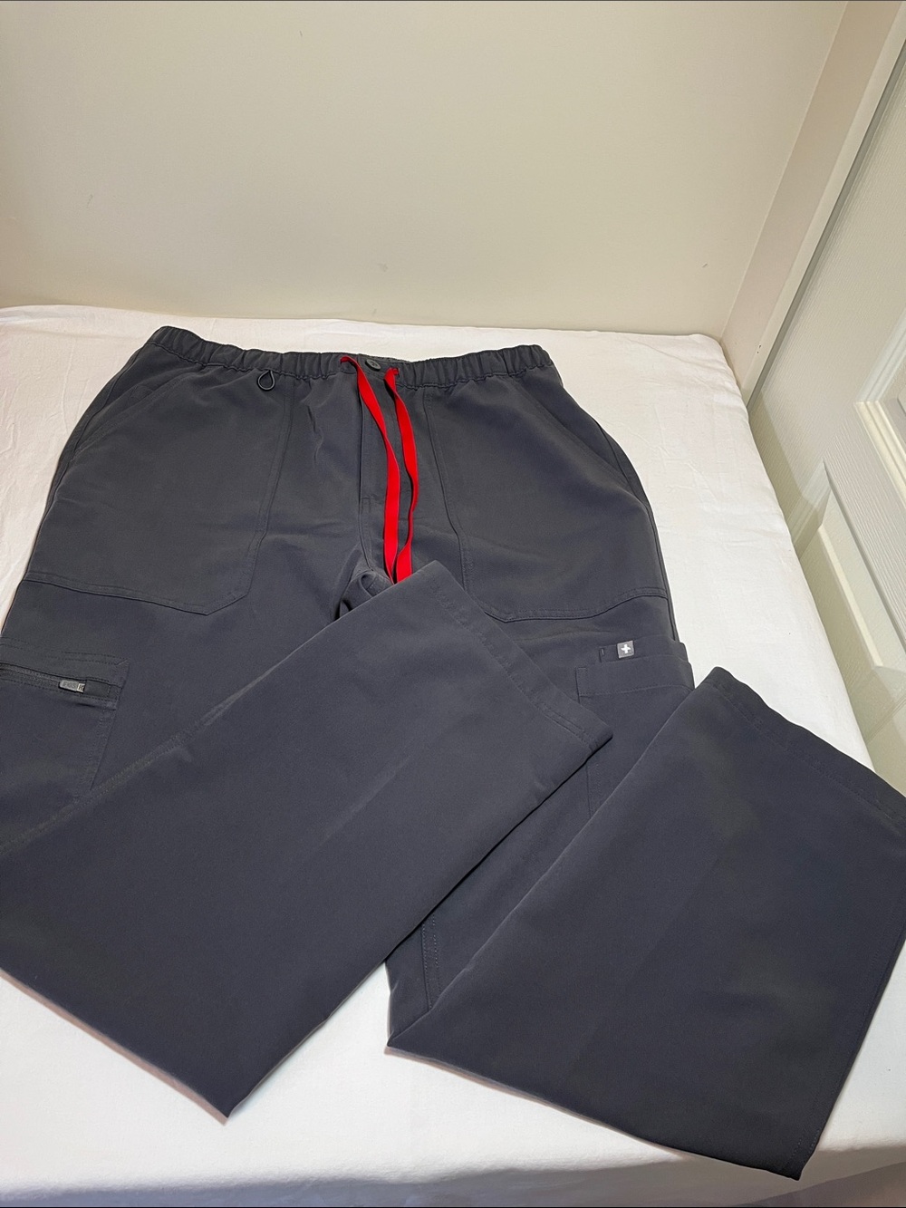Figs Men's Charcoal Scrub Pants with Red Drawstring, size medium